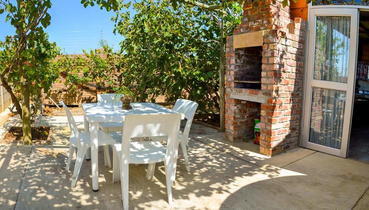 Palm Cottage - Colchester - 5Km From Elephant Park Экстерьер фото
